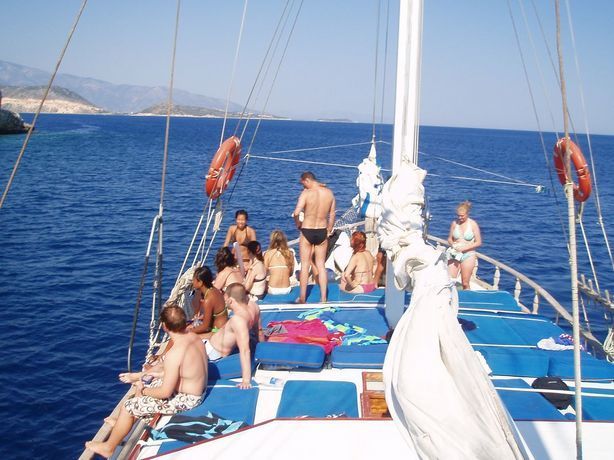 From Bodrum: Full-Day Boat Cruise - Inclusions and Amenities