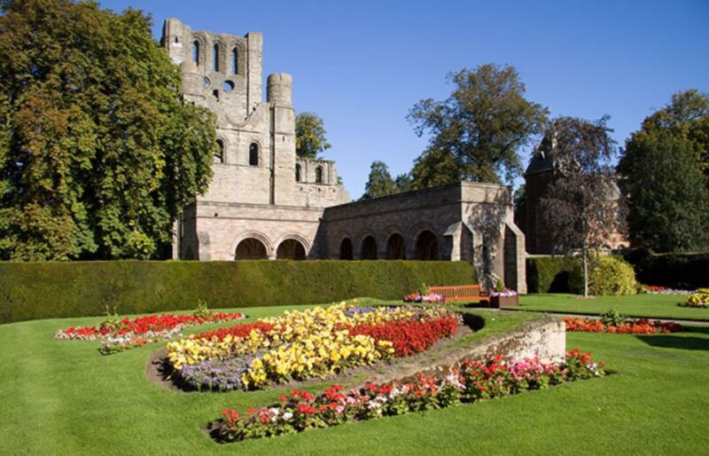 From Edinburgh: Alnwick Castle and Scottish Borders Tour - Itinerary Highlights
