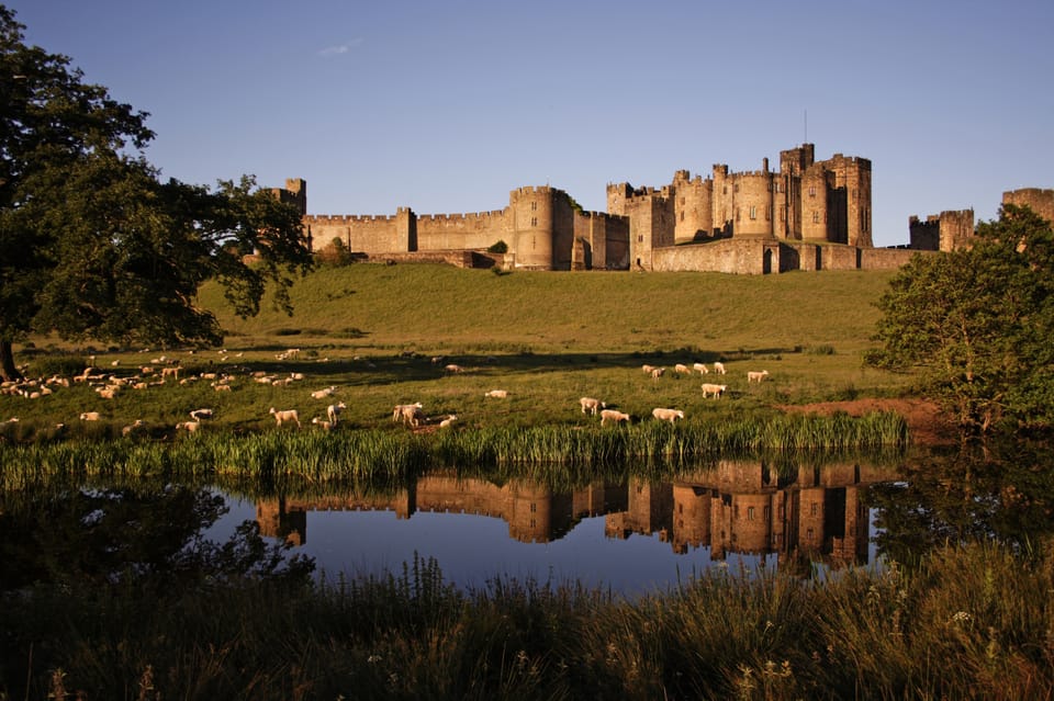 From Edinburgh: Holy Island, Alnwick Castle & Northumbria - Itinerary Details