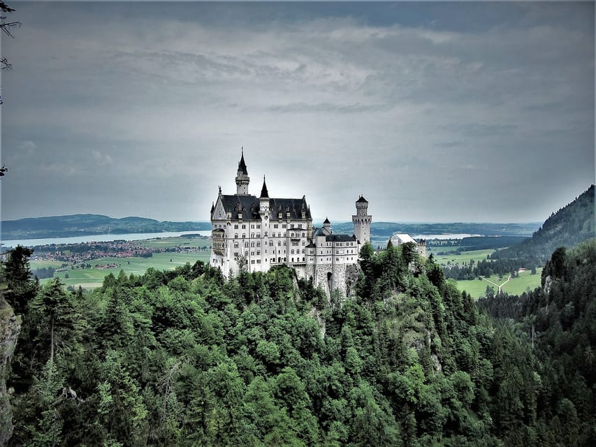 From Füssen: Neuschwanstein & Linderhof Castles Private Tour - Neuschwanstein Castle Visit