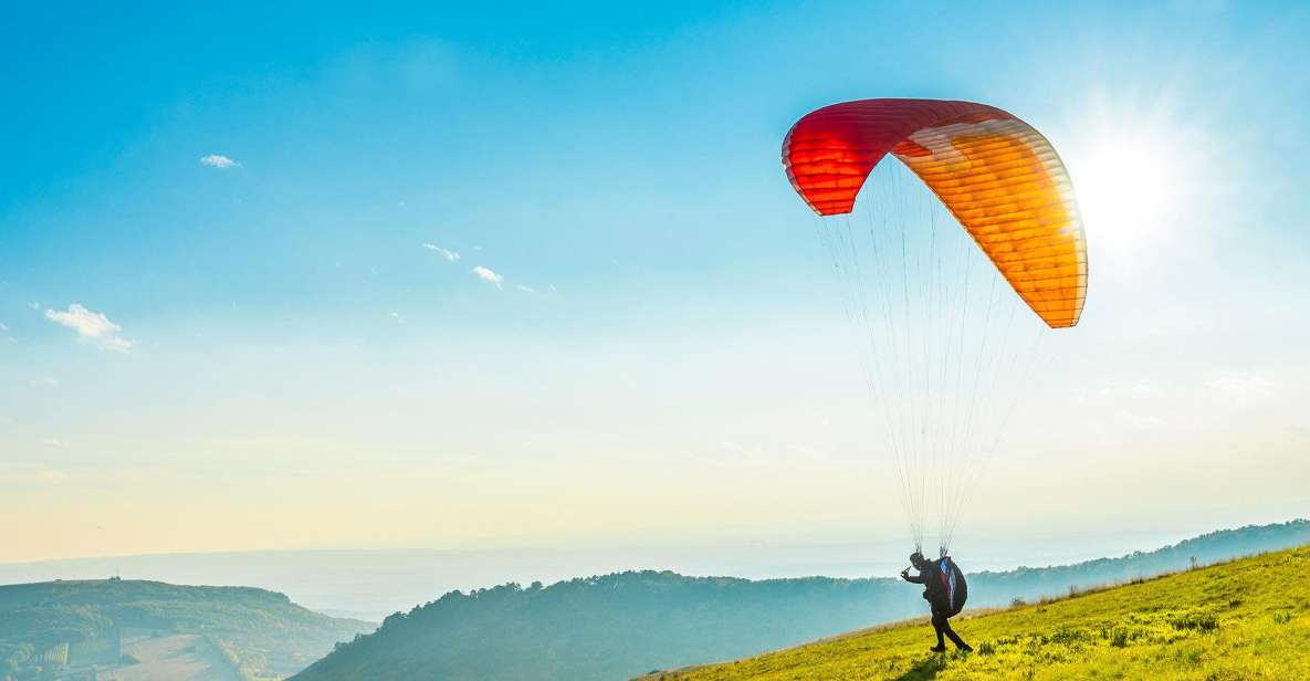 From Geneva: Bern & Paragliding in Interlaken - Exploring Berns Landmarks