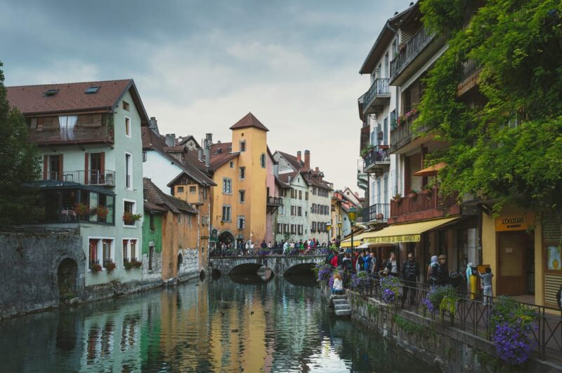 From Geneva: Day Tour for Palais De Iîle, Lake Annecy,Etc. - Transportation and Inclusions
