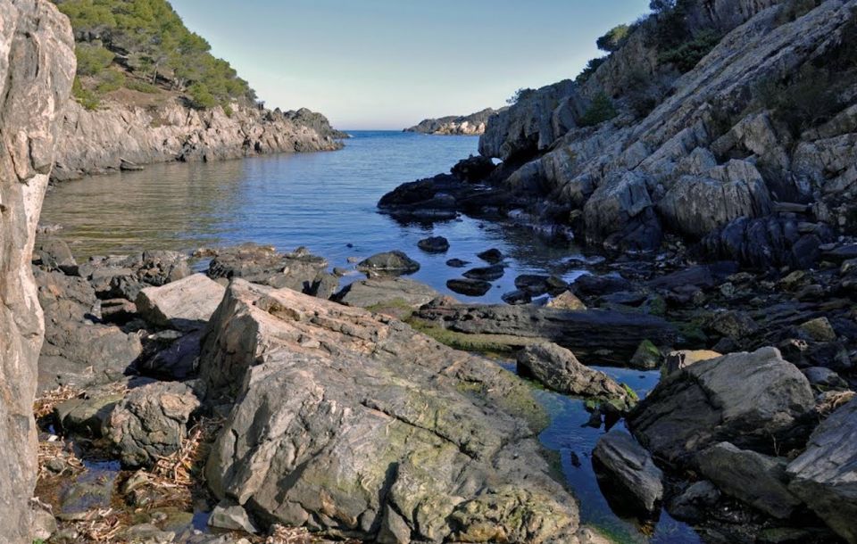 From Girona: Cadaqués, St. Pere De Rodes Monastery - Group Size and Languages