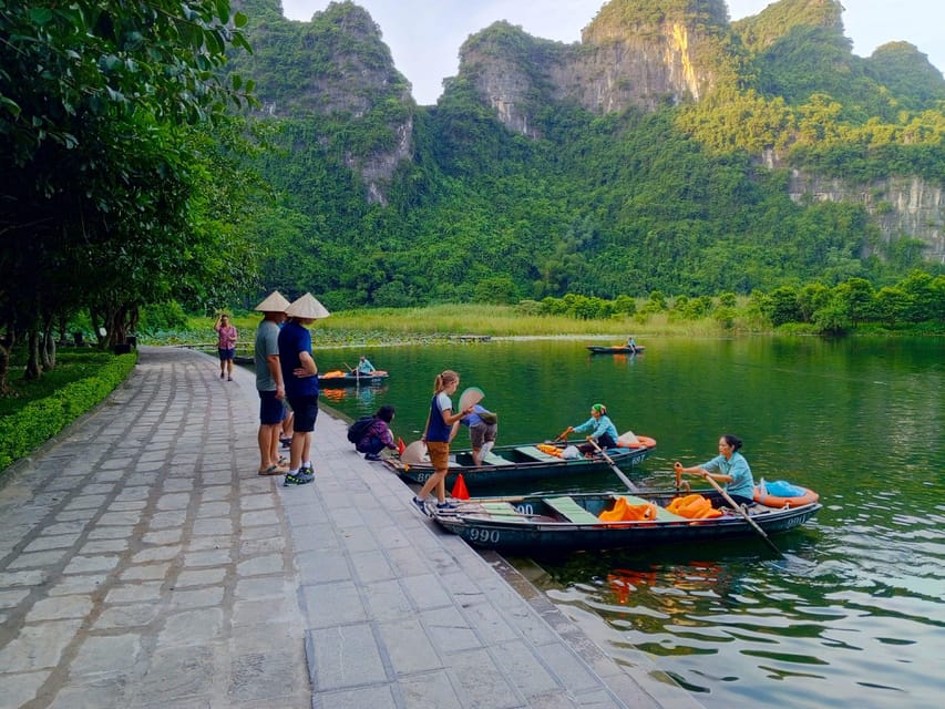 From Hanoi: Bai Dinh and Trang an Private Tour With Lunch - Itinerary Highlights