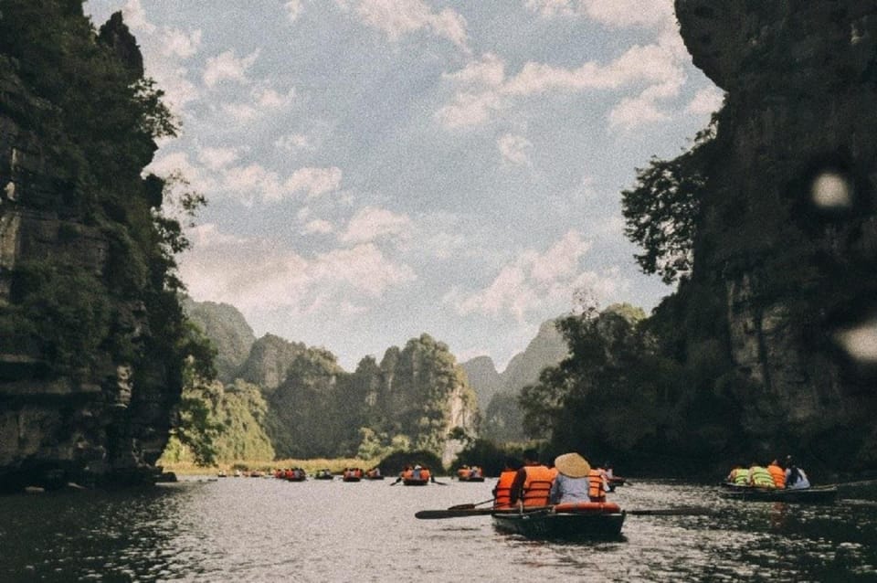 From Hanoi: Bai Dinh Pagoda and Trang An Day Trip - Itinerary Highlights