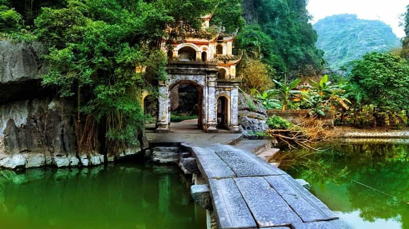 From Hanoi: Hoa Lu / Bai Dinh & Bich Dong & Thung Nham - Bai Dinh Pagoda