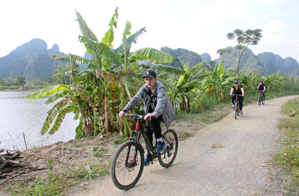 From Hanoi: Ninh Binh, Hoa Lu, Tam Coc Boat Trip & Mua Cave - Itinerary Highlights