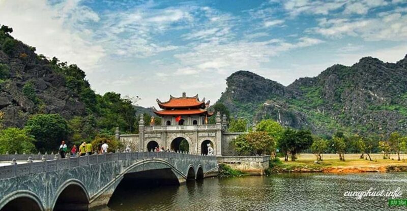 From Hanoi: Ninh Binh Hoa Lu- Tam Coc- Mua Cave Full Day - Itinerary Highlights