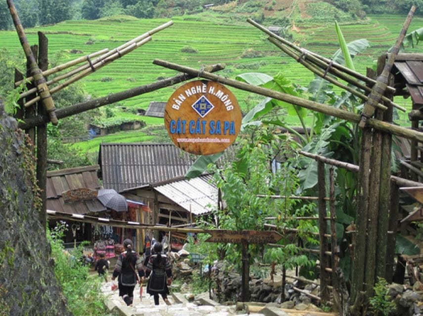 From Hanoi:Sapa 2D1N Tour Cat Cat Village and Fansipan Peak - Day 1 Itinerary Details