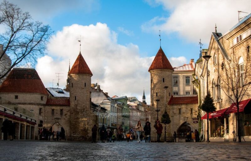 From Helsinki: Guided Day Trip to Tallinn by Ferry and Car - Itinerary Highlights