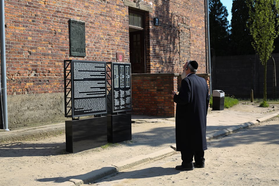 From Krakow: Auschwitz-Birkenau Full-Day Tour With Pickup - Transportation and Pickup Details