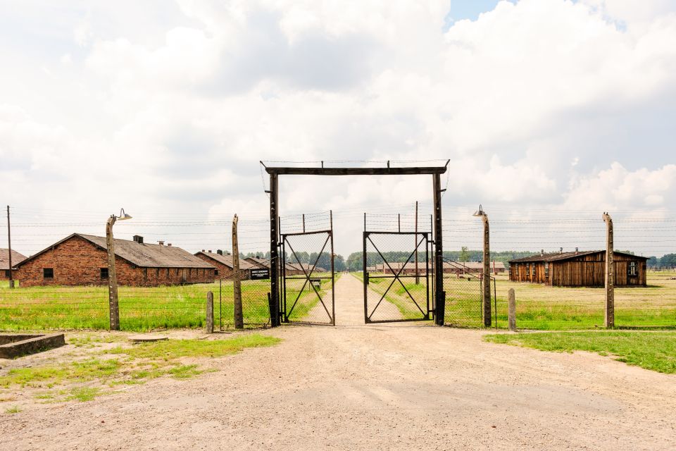 From Krakow: Auschwitz-Birkenau Tour With Transportation - Itinerary Details