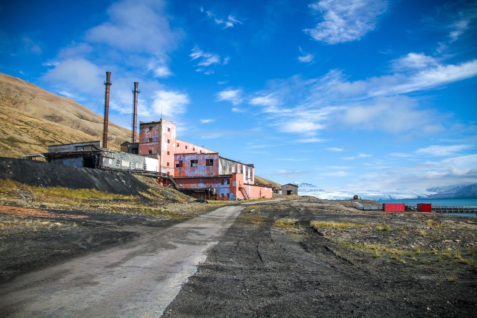 From Longyearbyen: Pyramiden Private Photo Tour W/ Transfer - Tour Logistics