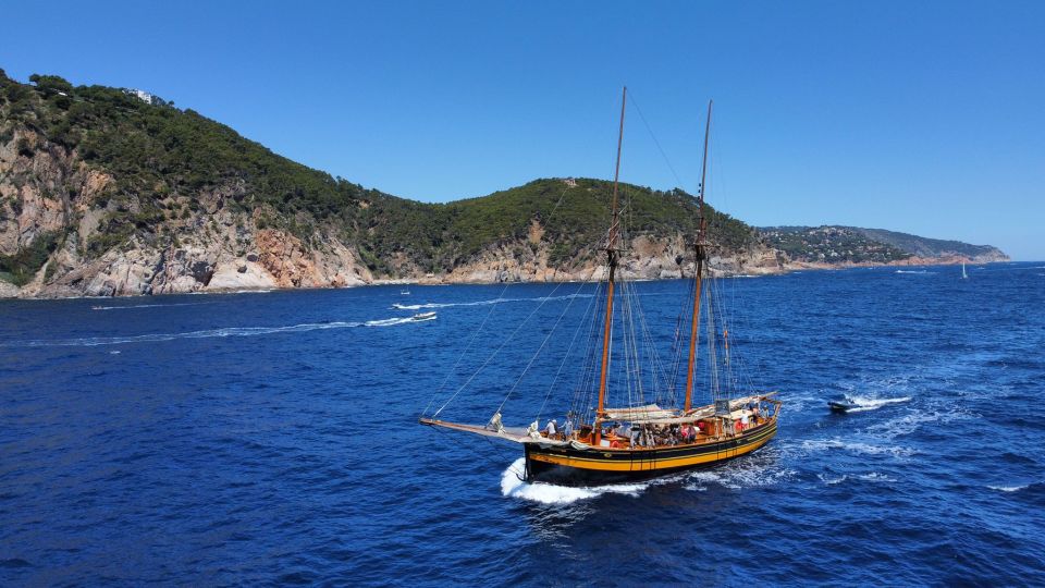 From Palamós: Southern Coast Sailing Tour - Itinerary and Experience