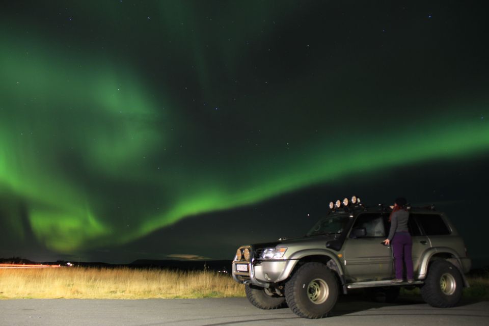 From Reykjavík: Spot the Northern Lights With Snacks & Drink - Pricing and Duration