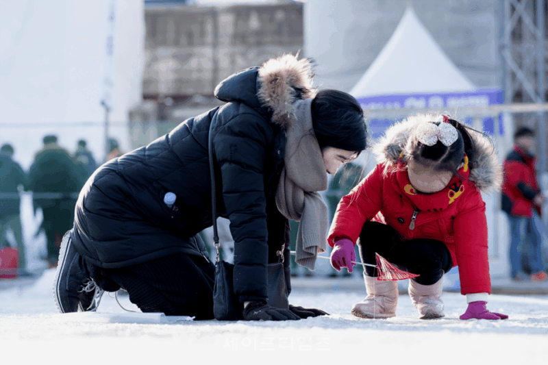 From Seoul: Hwacheon Ice Fishing and Lighting Festival Tour - Itinerary and Activities