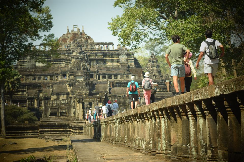 From Siem Reap: Angkor Wat and Ta Prohm Temple Trekking Trip - Key Attractions Explored