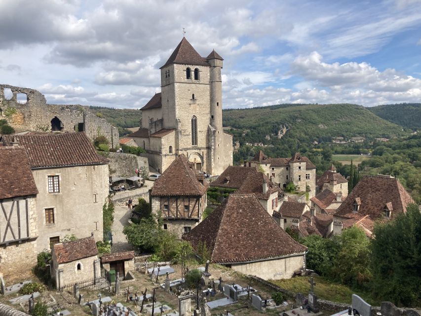 From Toulouse: Peche Merle and Saint Cirq LaPopie Day Trip - Pech Merle Cave Highlights