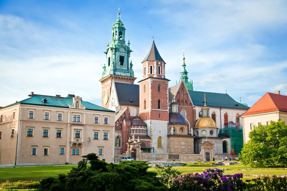 From Warsaw: Auschwitz and Krakow Low Cost Tour With Pickup - Itinerary Highlights