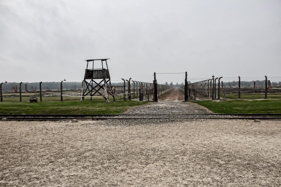 From Warsaw: Auschwitz-Birkenau Guided Tour With Fast Train - Travel Itinerary and Transportation