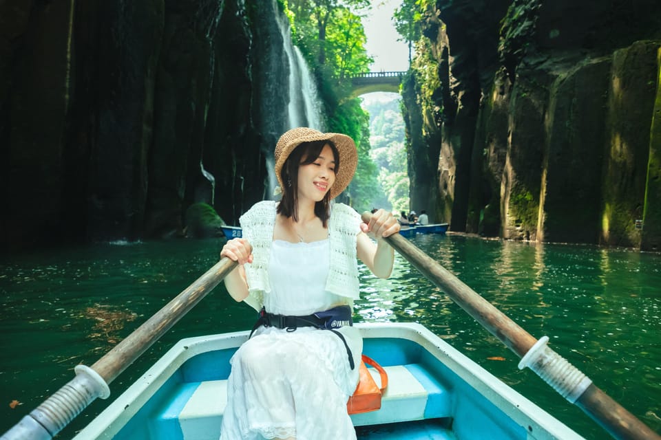 Fukuoka: Takachiho Gorge 1Day Private Tour - Itinerary Highlights