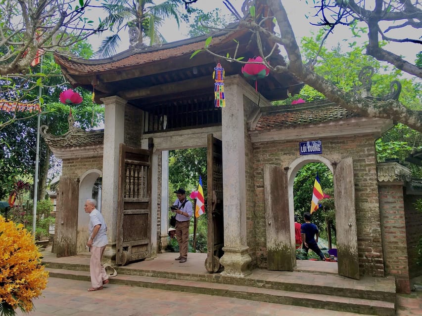 Full Day Duong Lam Village, Tay Phuong and Thay Pagoda Tour - Morning in Duong Lam Village