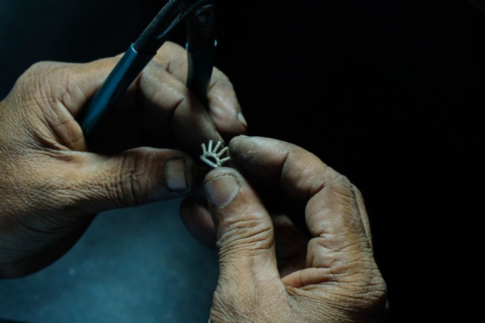 Galle: Traditional Jewelry Making Workshop With Transfers - Included Services