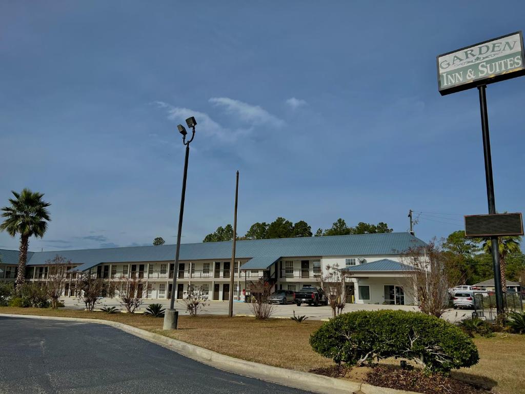 Garden Inn & Suites Review