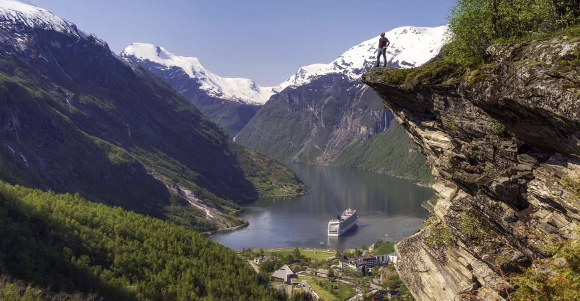 Geiranger: Bus Tour With Multilingual Audio Guide - Highlights of the Experience