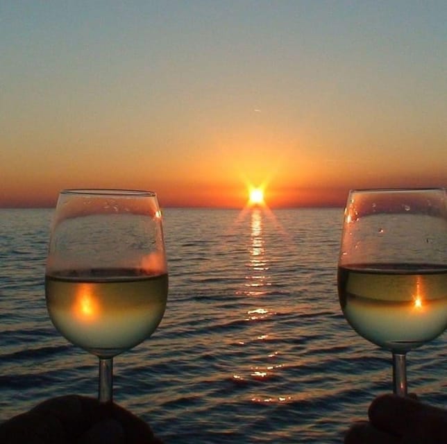 GHP BOAT - SUNSET TOUR WITH APERITIVO - Highlights of the Tour