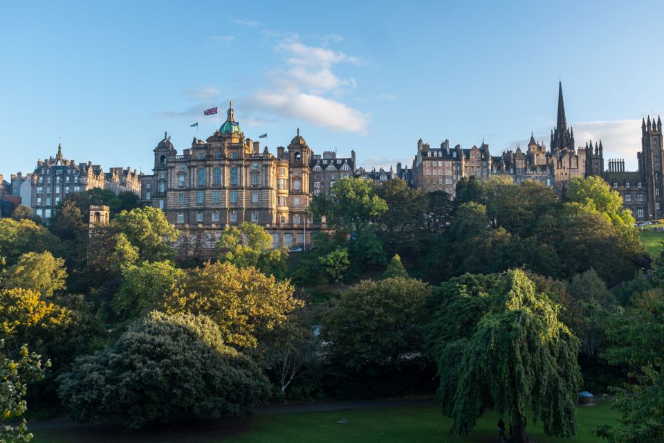 Glasgow: First Discovery Walk and Reading Walking Tour - Key Attractions to Explore