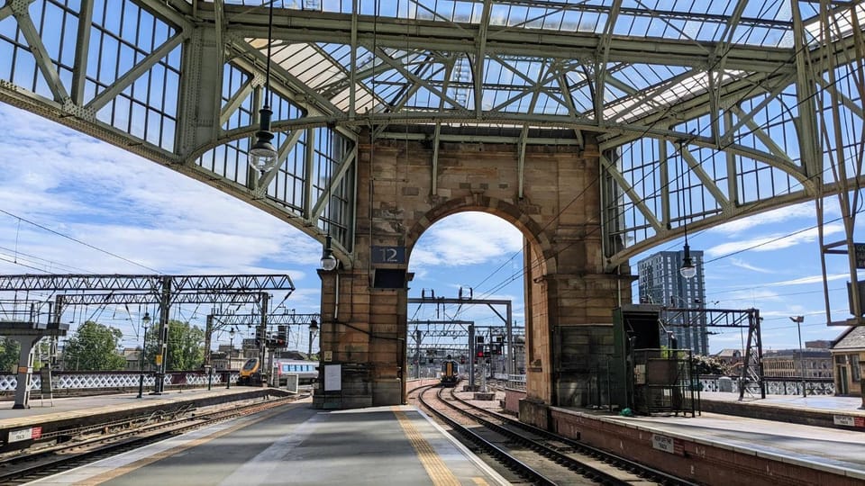 Glasgow: Insta-Perfect Walk With a Local - Highlights of the Experience