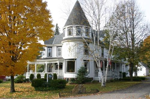 Glynn House Inn - Amenities and Services