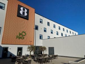 Gr8 Hotel Maastricht Aachen Airport - Location and Accessibility