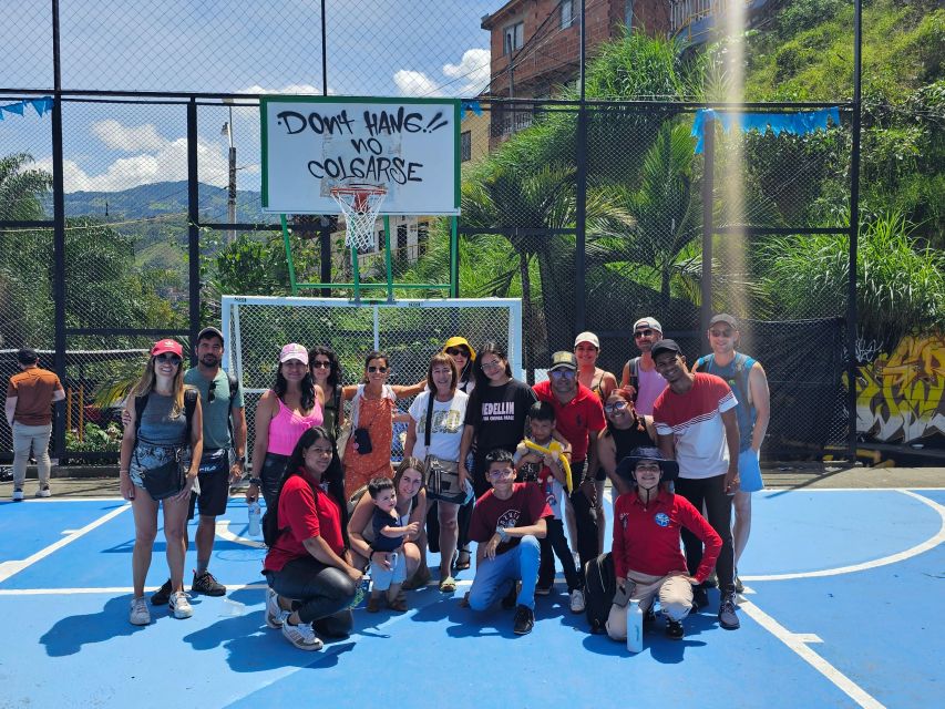 Graffiti Tour Comuna 13 and Cable Car (Made by Local Guides) - Itinerary Highlights