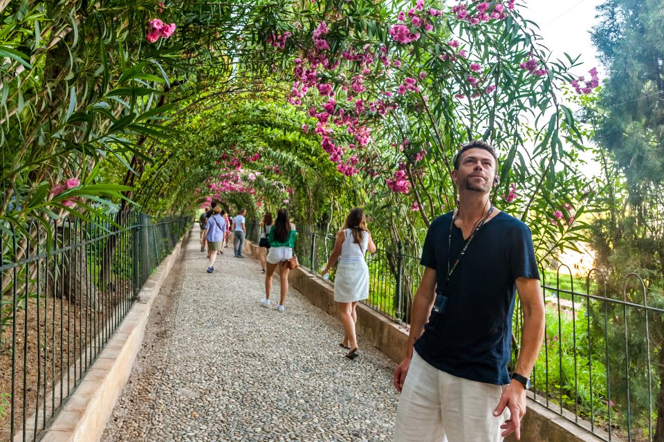 Granada: Alhambra and Generalife Garden Ticket & Guided Tour - Itinerary and Highlights