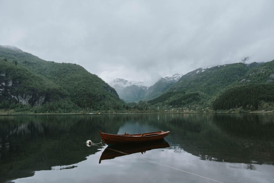 Guided Tour to Hardanger Fjord, Waterfalls, Ferry Crossing - Itinerary Highlights