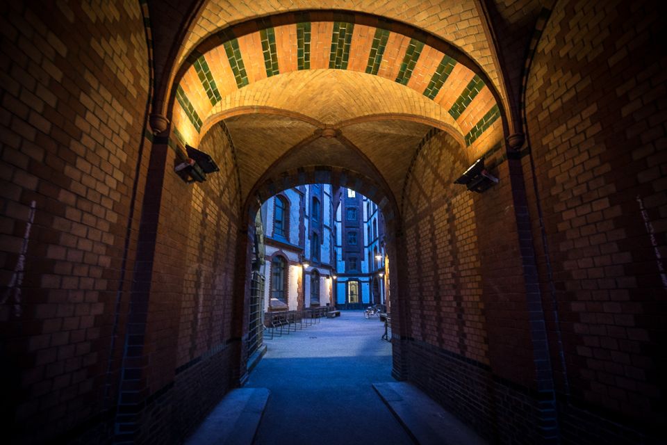 Hamburg: Eerie Speicherstadt Tour - Experience Highlights