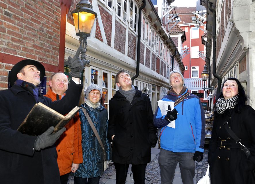 Hamburg: Interactive Crime Theater Tour in German - Experience Highlights