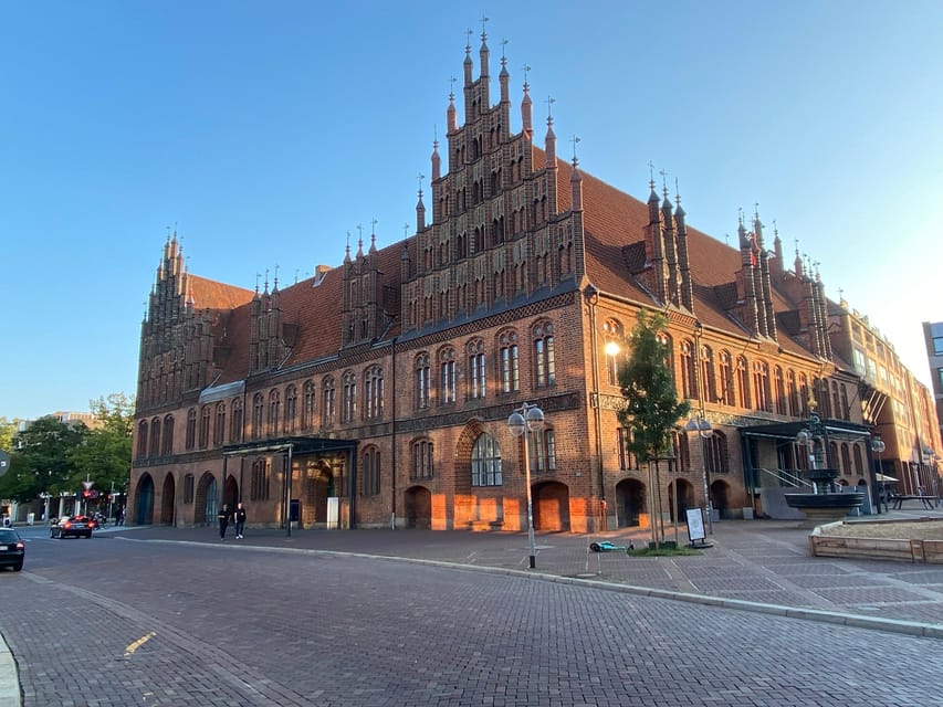 Hannover: 1-Hour City Walking Tour - Experience Highlights