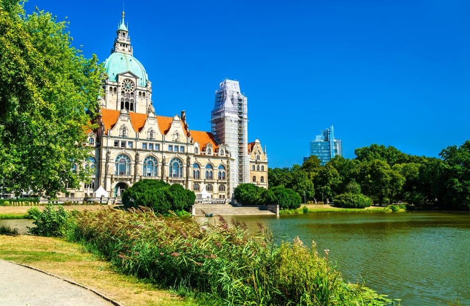 Hannover: Express Walk With a Local in 60 Minutes - Booking Details