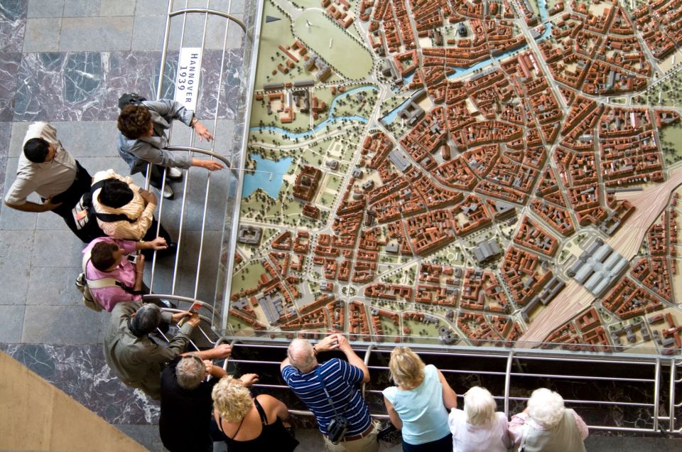 Hannover: New Town Hall Exclusive Guided Walking Tour - Experience Unique Highlights