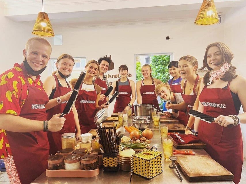 Hanoi: Apron up Cooking Private Class With Market Trip - Cooking Experience