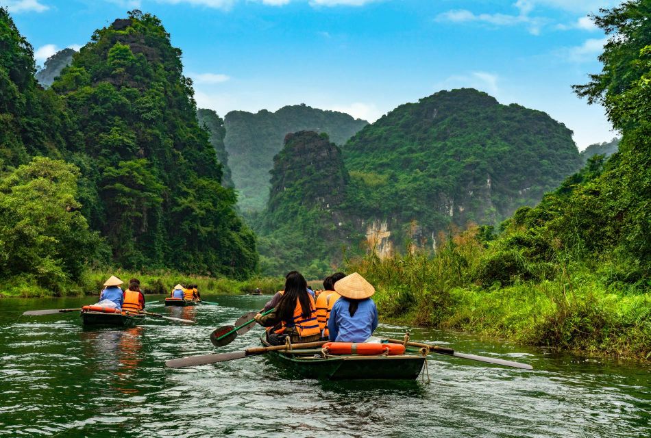 Hanoi: Hoa Lu, Trang An, and Mua Cave Day Trip With Lunch - Detailed Itinerary