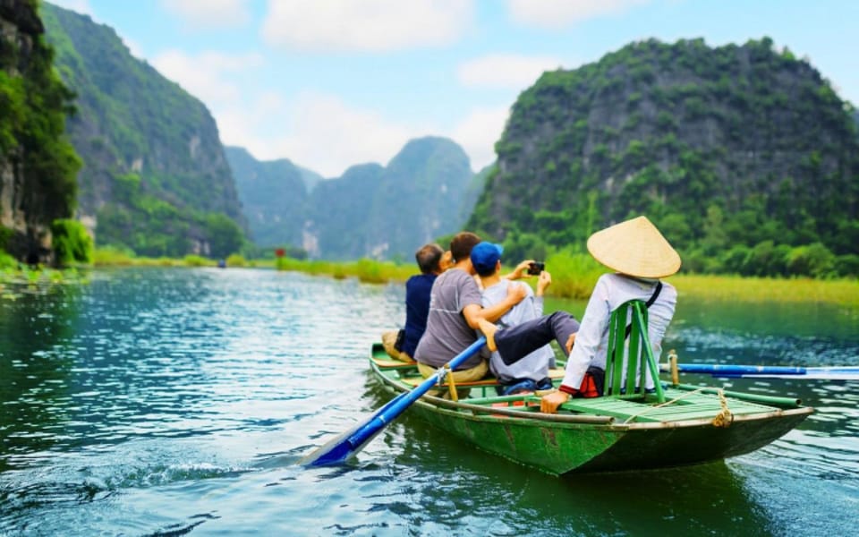 Hanoi - Hoa Lu - Trang an - Hang Mua 1 Day Tour Limobus - Itinerary Highlights