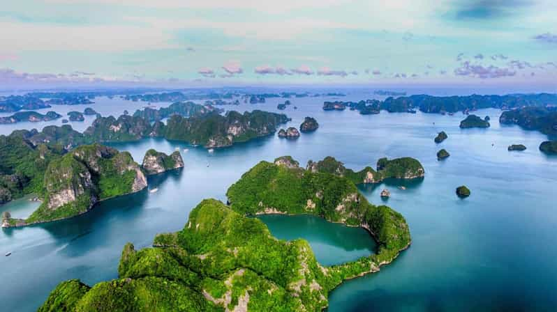 Hanoi: Roundtrip Halong Bay Islands, Caves, Kayaking & Lunch - Itinerary