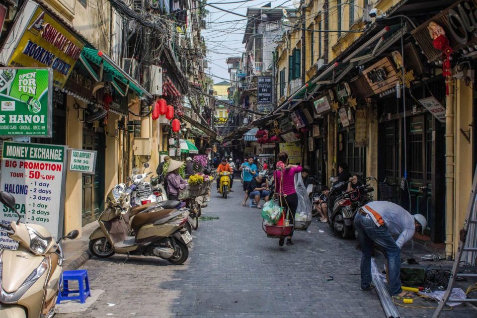 Hanoi: Walking Street Food Tour Small Group With Local Guide - Itinerary Highlights