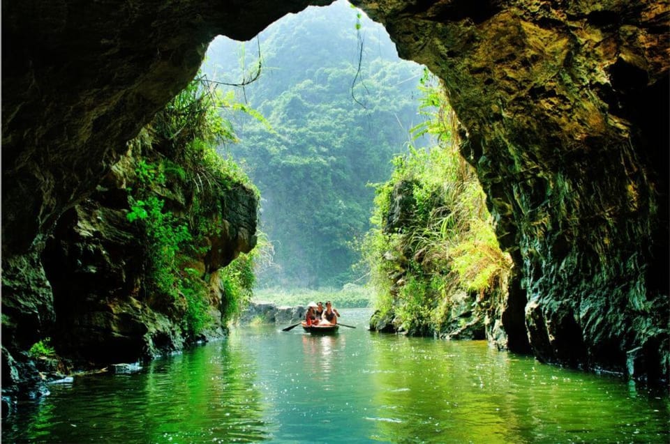 HANOI:BAI DINH, TRANG AN & MUA CAVE SMALL GROUP BY LIMOUSINE - Highlights of the Itinerary