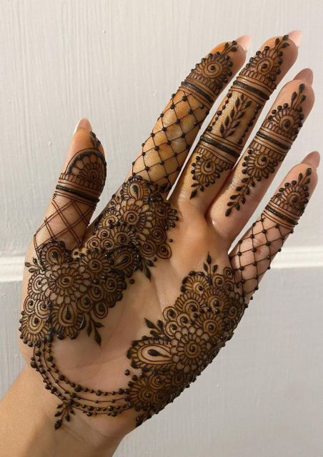 Heena (Mehndi) Session in Varanasi - Cultural Importance of Mehndi