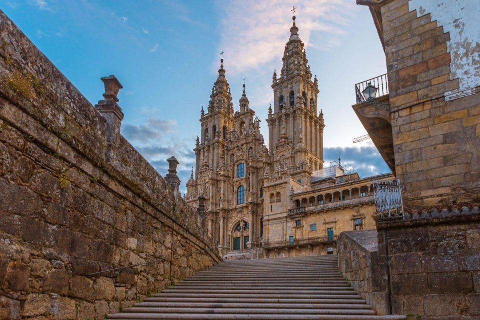 Historic Corners of Santiago De Compostela Walking Tour - Itinerary Highlights